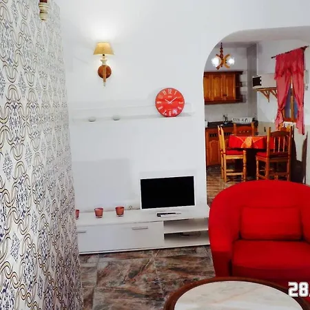 Immaculate 3-bed House Garden In Casa vacanze Santa Catalina