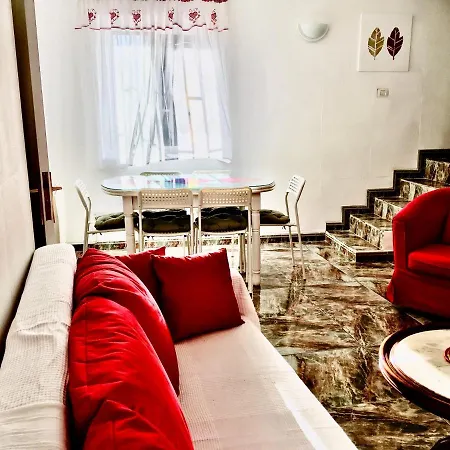 Immaculate 3-bed House Garden In Casa vacanze *