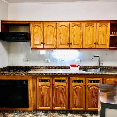 Casa vacanze Immaculate 3-bed House Garden In Santa Catalina
