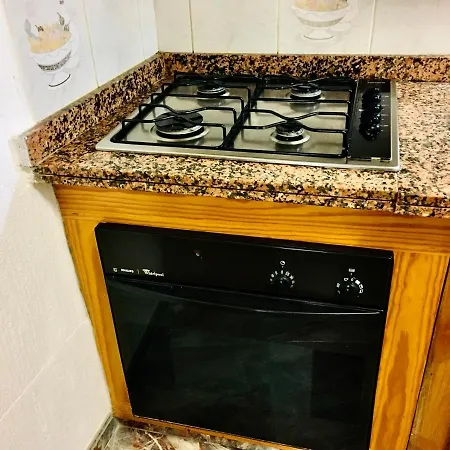 Immaculate 3-bed House Garden In