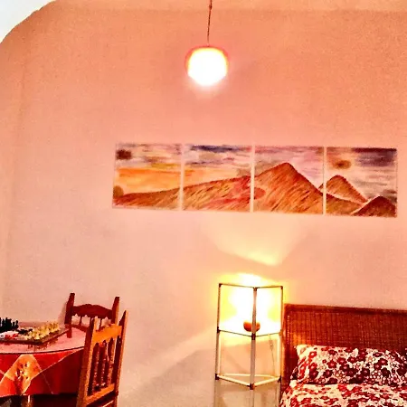 Casa vacanze Immaculate 3-bed House Garden In Santa Catalina