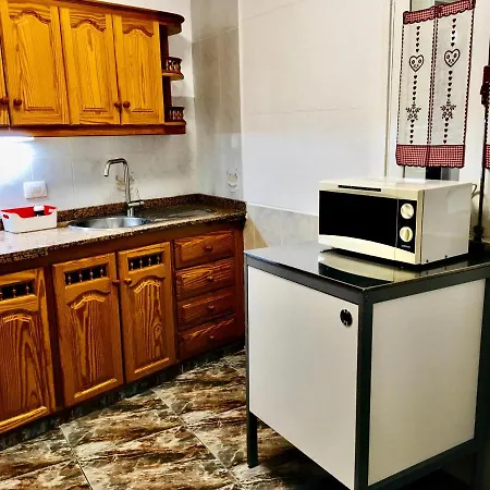 Immaculate 3-bed House Garden In Casa vacanze Santa Catalina